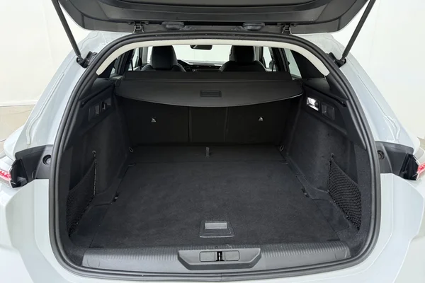 Peugeot 308 SW (2024) — foto 15 van 19