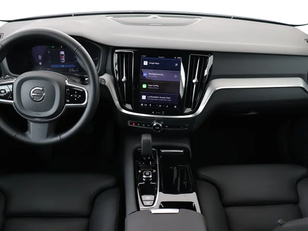 VOLVO V60 (2024) — foto 32 van 32