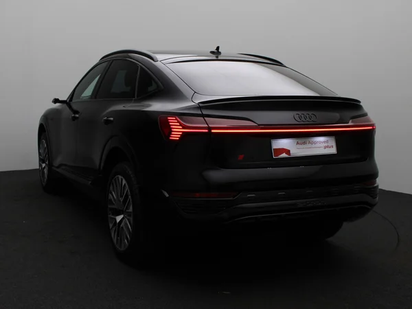AUDI Q8 e-tron Sportback (2024) — foto 8 van 31