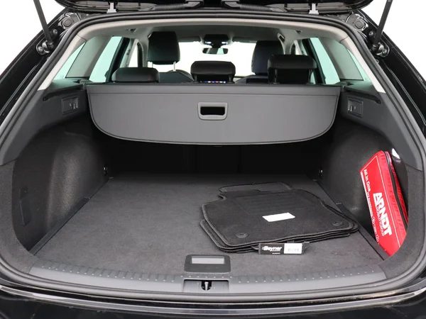 SEAT Leon (2024) — foto 8 van 27