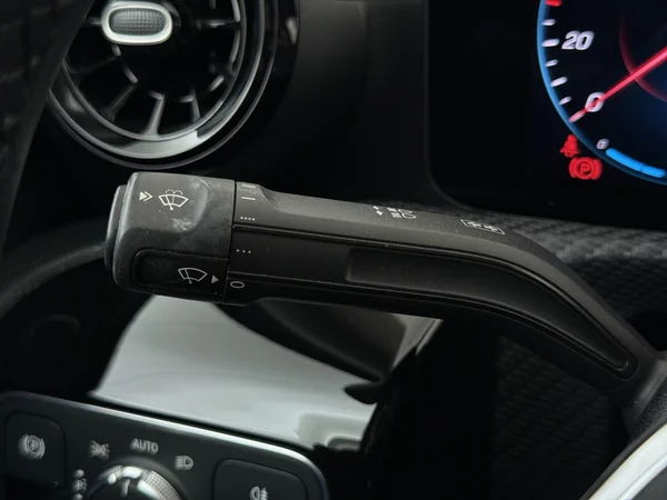 MERCEDES A 180 (2021) — foto 15 van 30