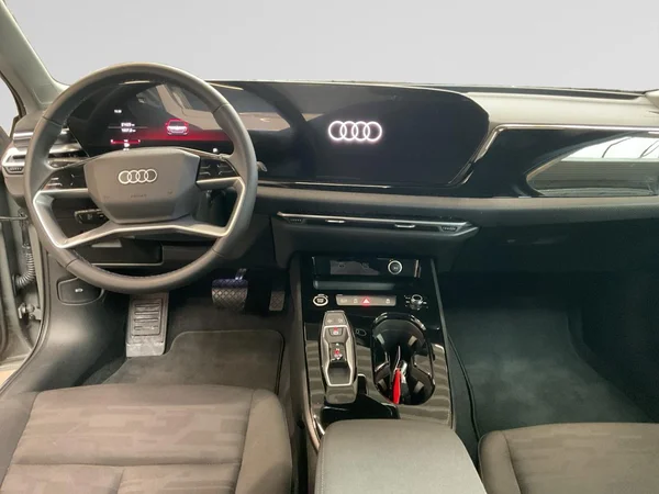 AUDI A5 Avant (2025) — foto 2 van 24