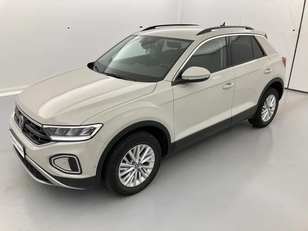VOLKSWAGEN T-Roc Dsl (2023) — foto 30 van 36
