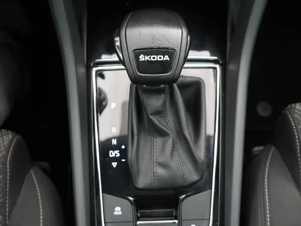 Škoda Karoq (2022) — foto 18 van 28