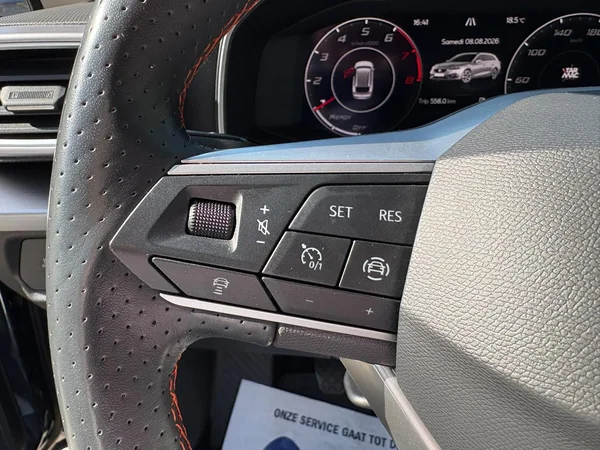 SEAT Leon ST (2024) — foto 2 van 21