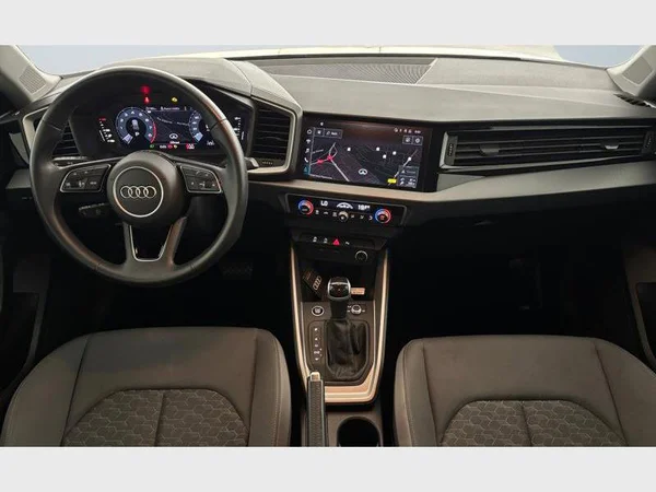 Audi A1 allstreet (2023) — foto 2 van 26