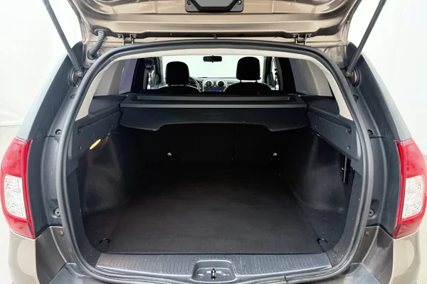 Dacia Logan Mcv Stepway (2020) — foto 19 van 23