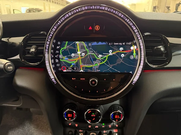 MINI Cooper-S (2023) — foto 14 van 28
