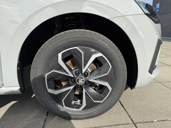 SKODA Scala (2025) — foto 15 van 18