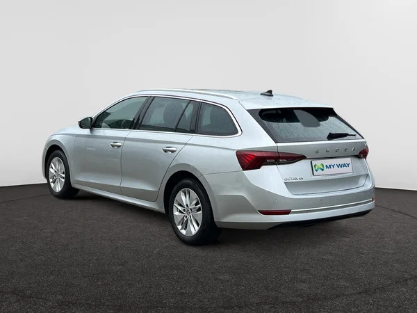 SKODA Octavia Combi (2022) — foto 12 van 24