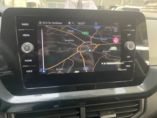VOLKSWAGEN T-Cross (2026) — foto 13 van 24