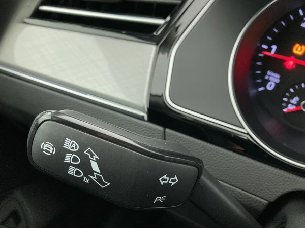 VOLKSWAGEN Passat Variant (2021) — foto 25 van 36