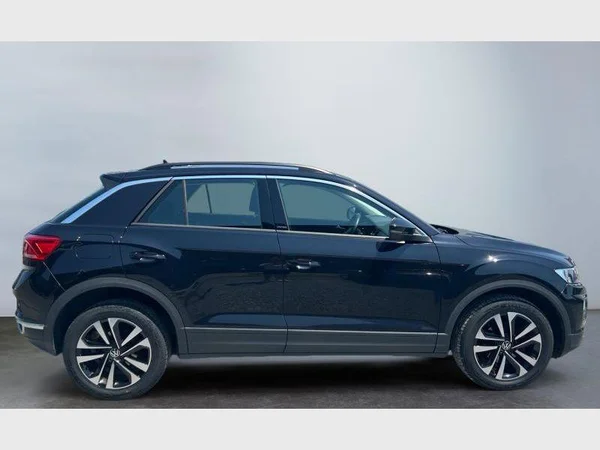 Volkswagen T-Roc (2021) — foto 26 van 29