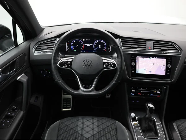 VOLKSWAGEN Tiguan (2021) — foto 5 van 23