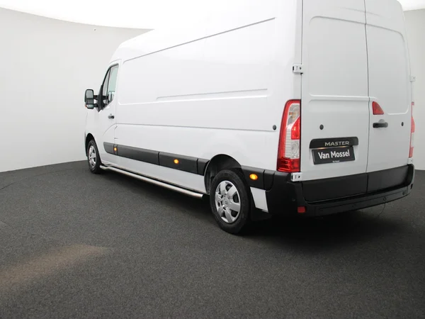 Renault Master (2023) — foto 12 van 36
