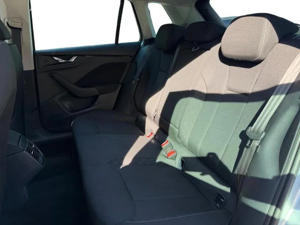 SKODA Kamiq (2022) — foto 3 van 31