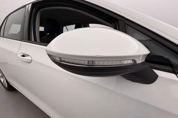 Volkswagen Golf VIII (2021) — foto 17 van 31