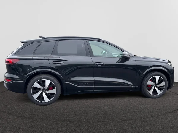 AUDI Q6 e-tron (2025) — foto 6 van 24