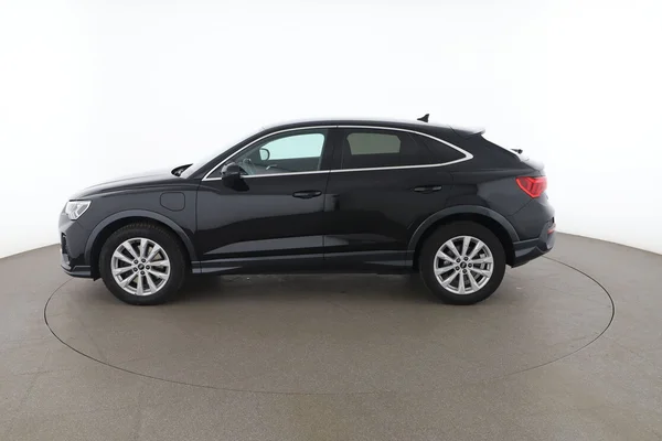 Audi Q3 (2021) — foto 9 van 16