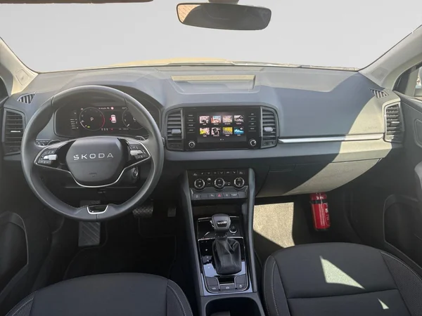 SKODA Karoq (2025) — foto 2 van 24