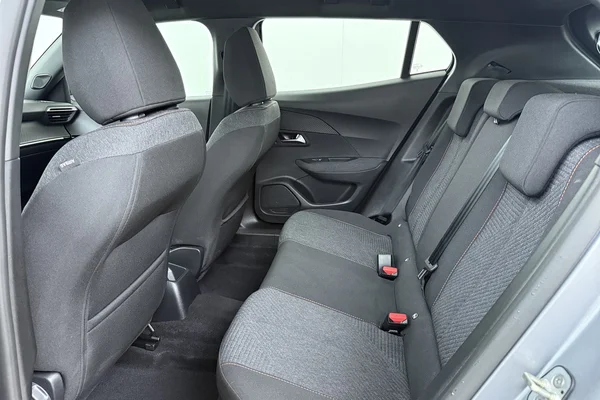 Peugeot 2008 (2025) — foto 15 van 16