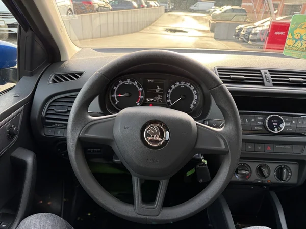 SKODA Fabia (2019) — foto 9 van 10