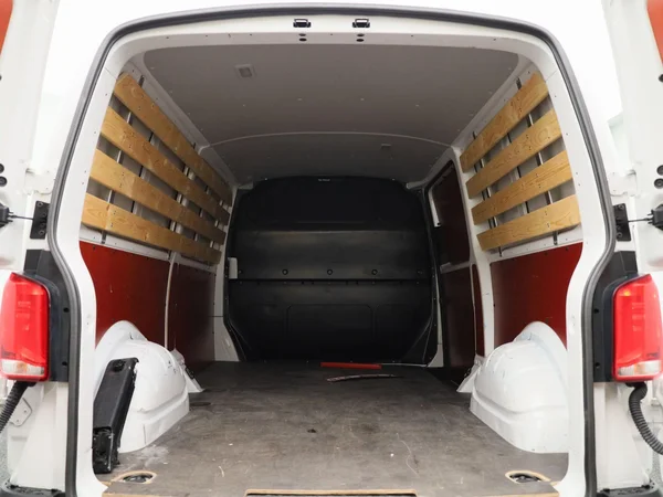 Volkswagen Transporter (2023) — foto 10 van 38