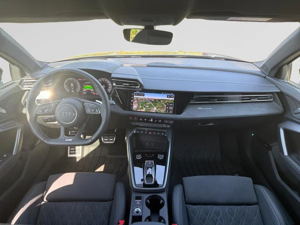 AUDI A3 Sportback PHEV (2025) — foto 16 van 19