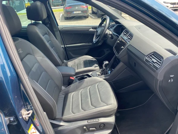 VOLKSWAGEN Tiguan (2023) — foto 7 van 19