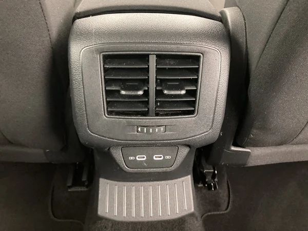 VOLKSWAGEN T-Roc (2021) — foto 6 van 36