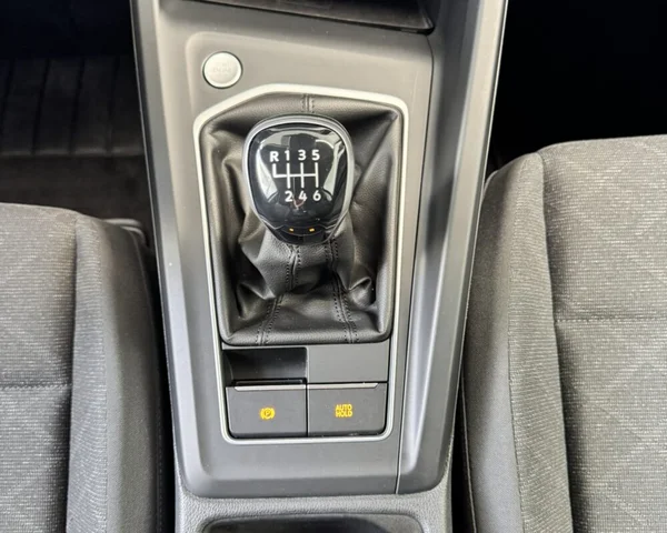 Volkswagen Golf (2021) — foto 22 van 30