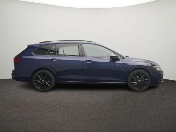 VOLKSWAGEN Golf VIII SW (2024) — foto 8 van 10