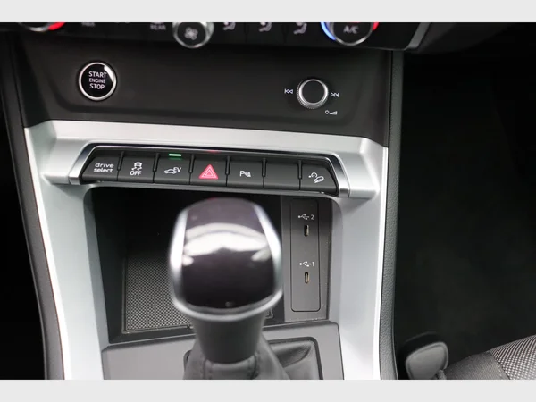 AUDI Q3 (2022) — foto 3 van 27