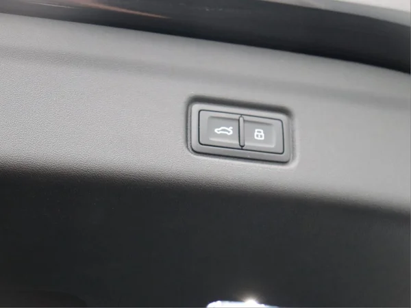 AUDI Q6 e-tron (2026) — foto 14 van 21