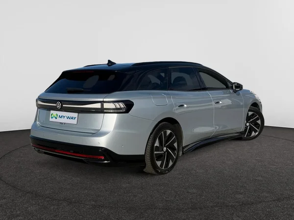 VOLKSWAGEN ID.7 Tourer (2025) — foto 12 van 23