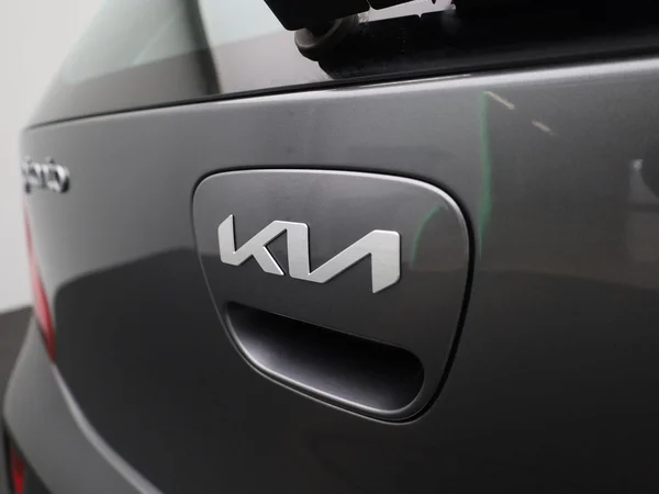 Kia Picanto (2023) — foto 18 van 32