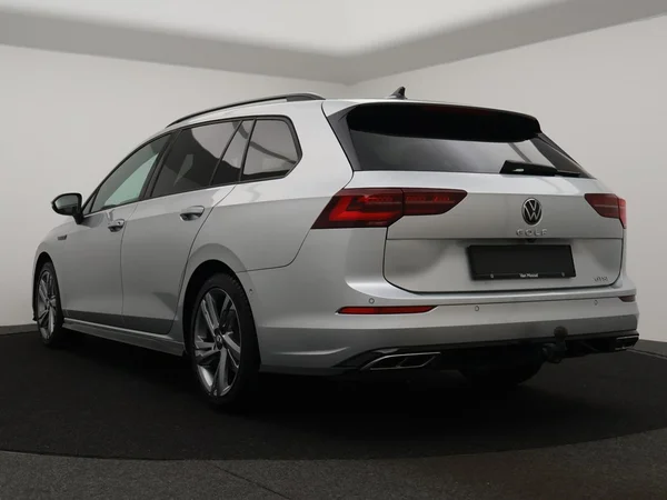 VOLKSWAGEN Golf VIII SW (2024) — foto 23 van 31