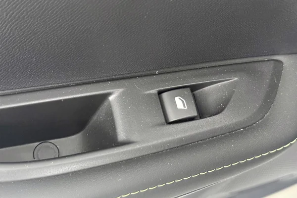 Peugeot 208 (2020) — foto 8 van 36