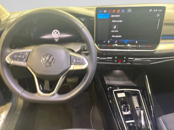 VOLKSWAGEN Golf VIII (2024) — foto 22 van 24