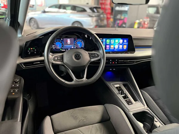 Volkswagen Golf Variant (2022) — foto 2 van 20