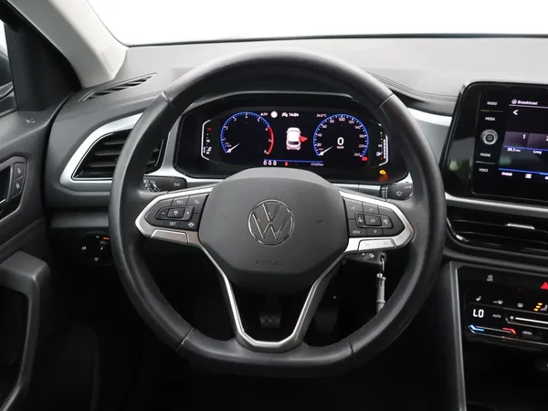 Volkswagen T-Roc (2023) — foto 4 van 25