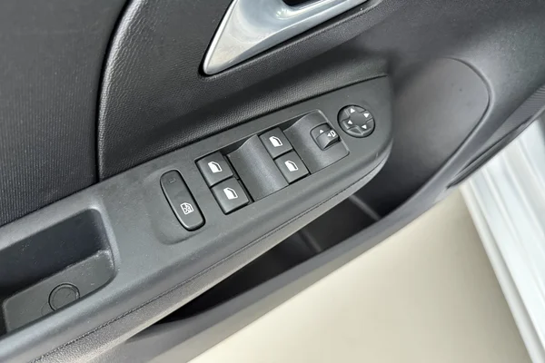 Opel Corsa (2025) — foto 8 van 20
