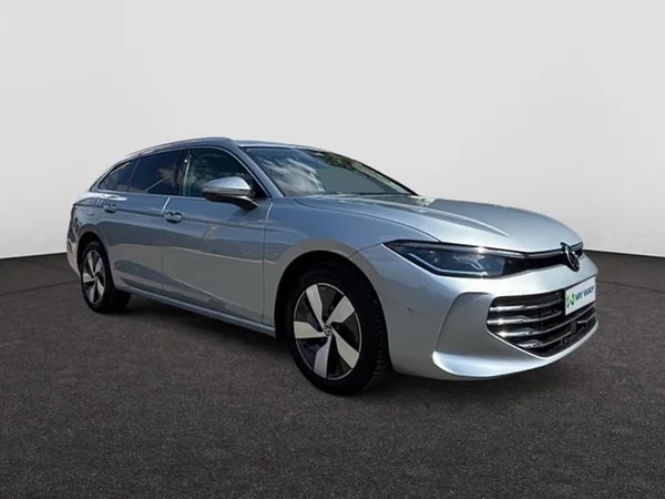 VOLKSWAGEN Passat SW (2025) — foto 3 van 25