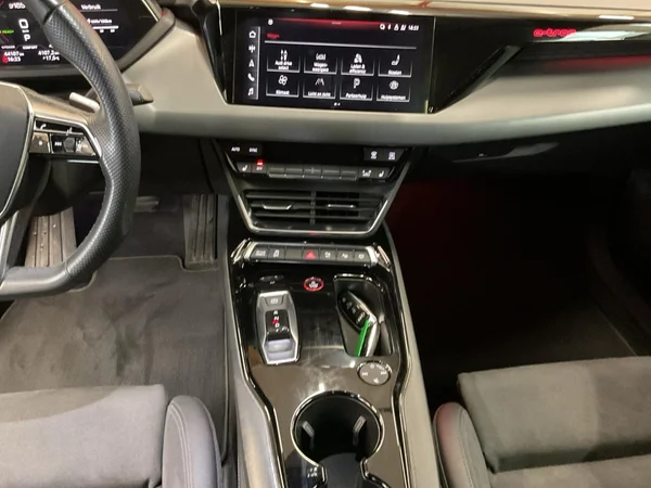 AUDI E-tron GT (2022) — foto 3 van 24