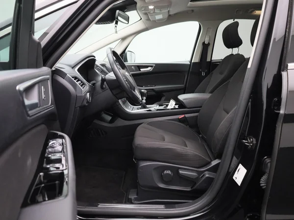 Ford S-Max (2020) — foto 3 van 42