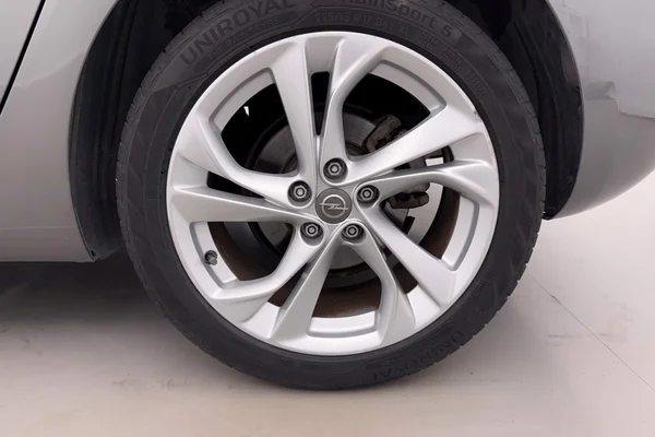 Opel Astra (2021) — foto 30 van 39