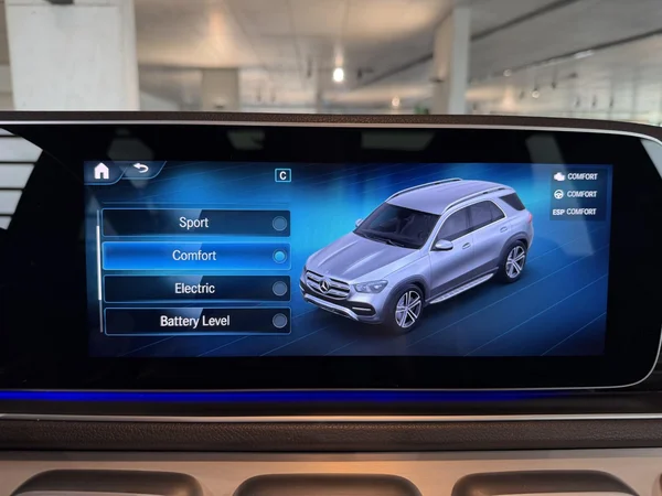 Mercedes-Benz GLE (2021) — foto 6 van 23