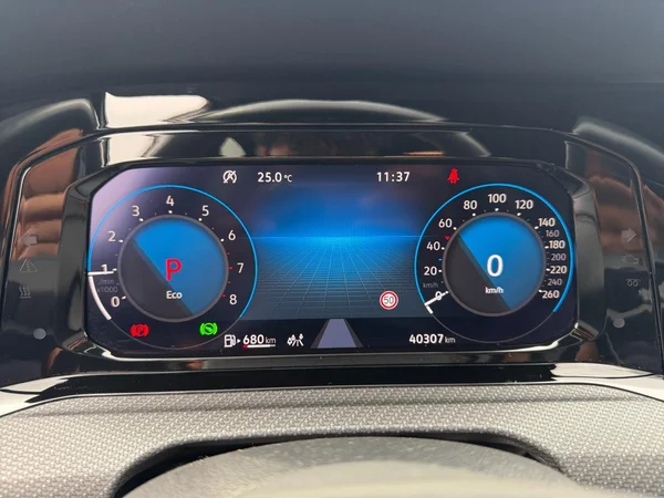 VOLKSWAGEN Golf VIII SW (2024) — foto 8 van 24