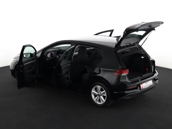 VOLKSWAGEN Golf (2024) — foto 26 van 27