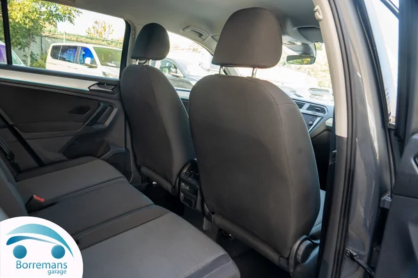 Volkswagen Tiguan (2021) — foto 25 van 39